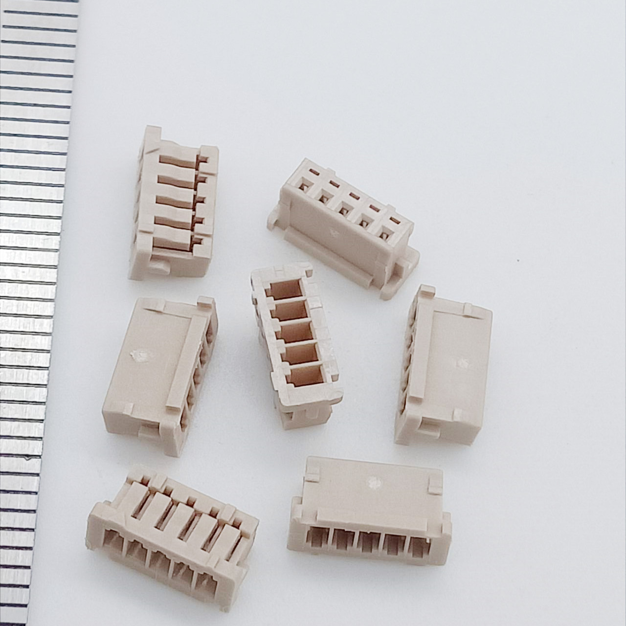 DF13-5S-1.25C is a versatile 5-pin connector commonly used in electronics. With a 1.25mm pitch, it provides reliable and compact connections for various applications, ensuring seamless data and power transmission. 