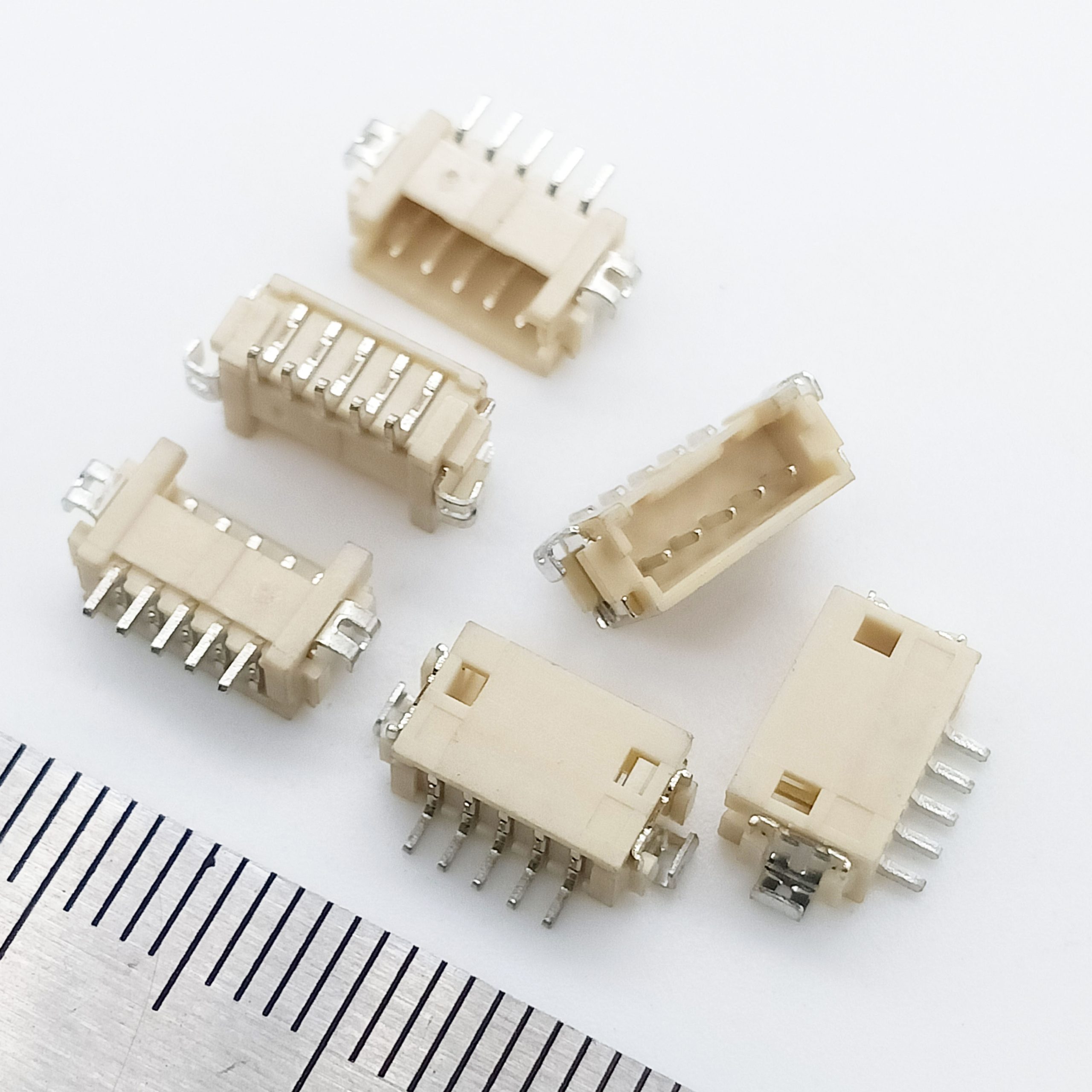 DF13A-5P-1.25H is a 5-pin board-to-wire connector with a 1.25mm pitch, offering dependable and secure connections for various electronic applications. 